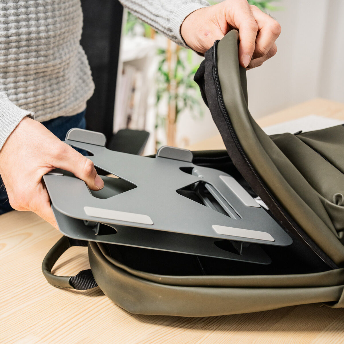 Support Pliable & Réglable pour Ordinateur – Confort, Productivité & Design 💼