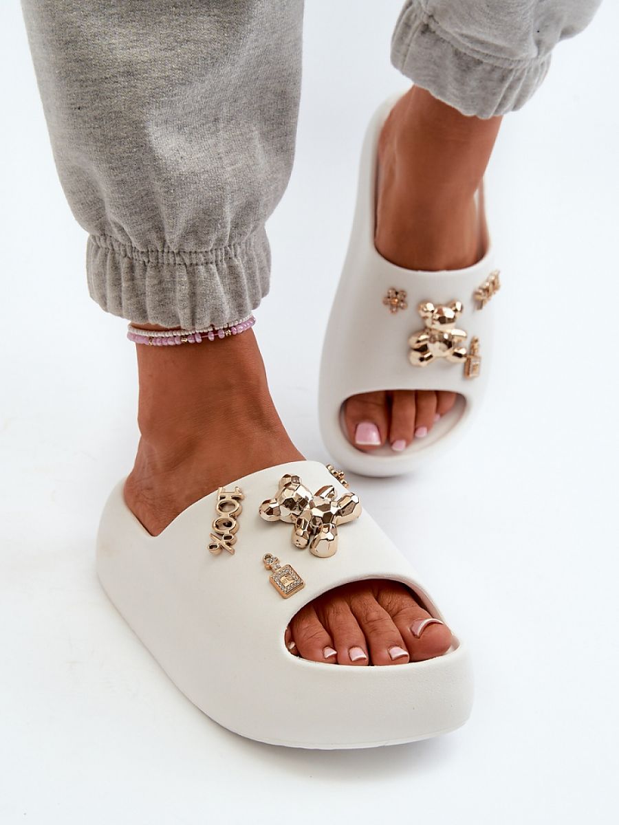 Claquettes Le Cervin – Charms dorés, confort et élégance estivale ✨