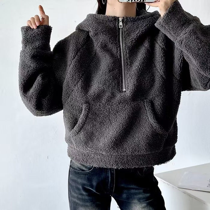 Sweat à Capuche Femme Effet Laine – Demi-Zip Confort & Tendance