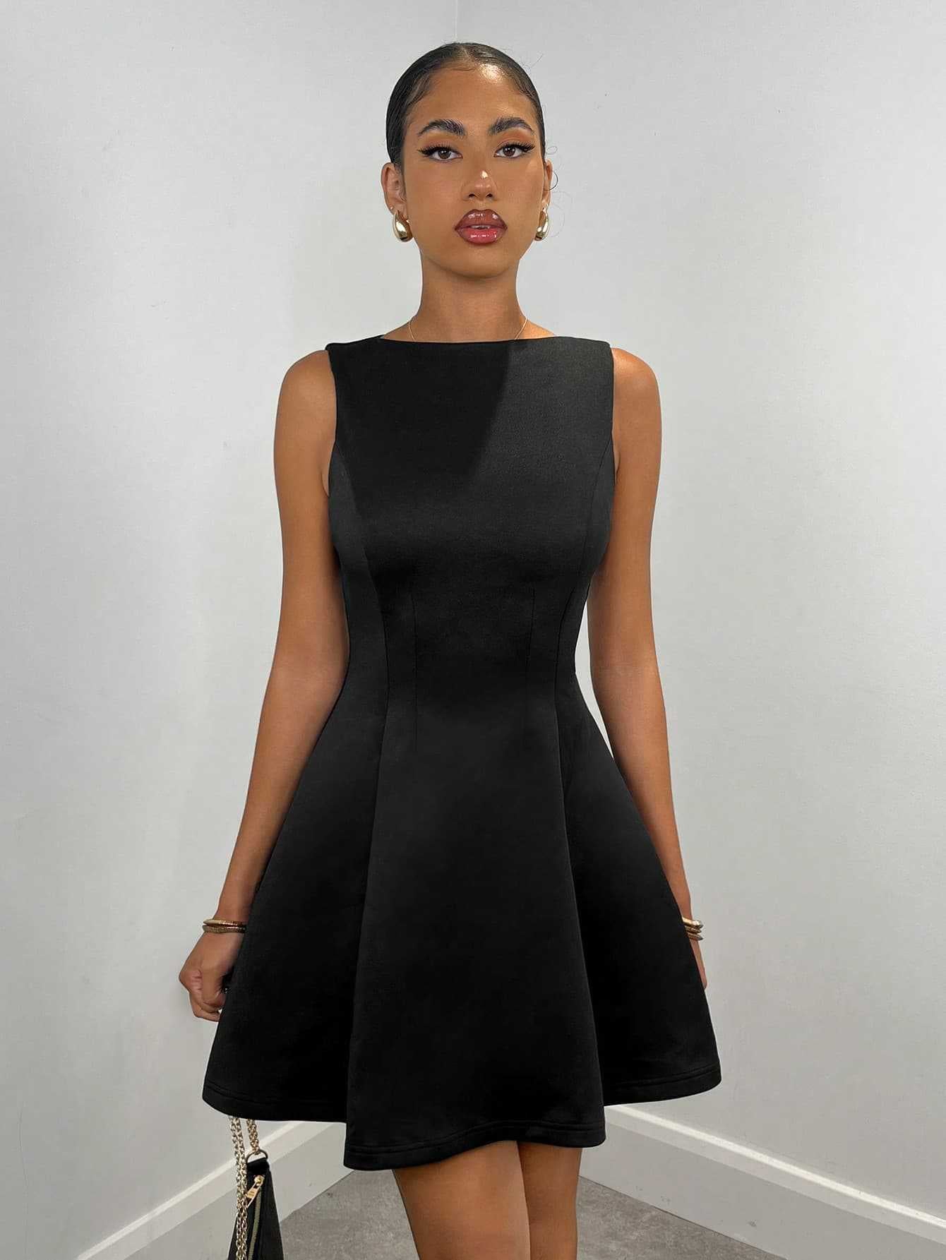 Robe Femme Patineuse Unie Sans Manches – Élégante & Chic