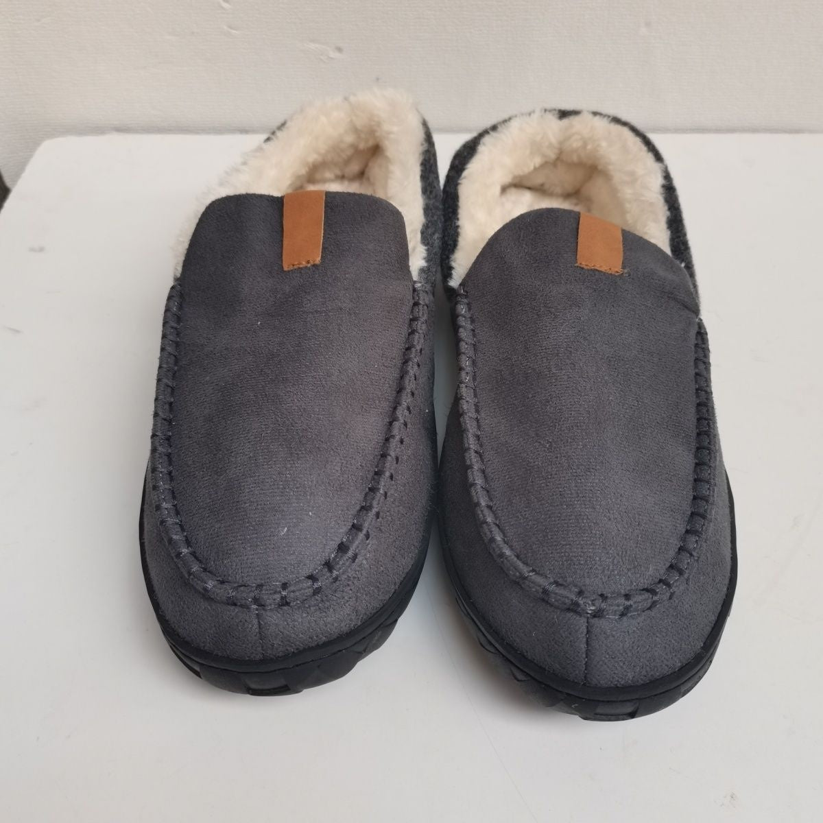 Chaussons Homme Fourrés Antidérapants – Confort Hiver
