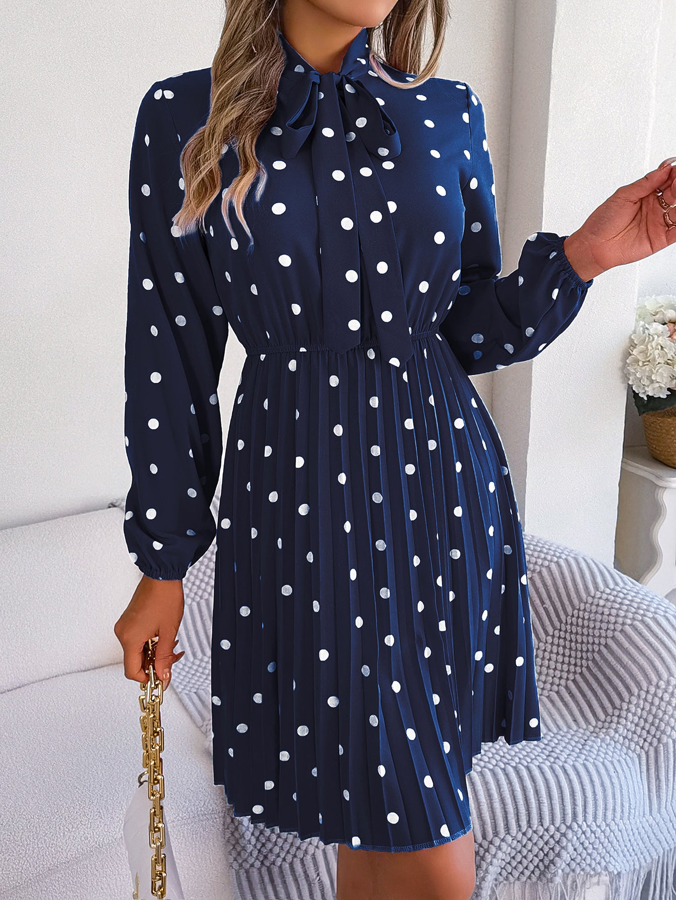 Robe Longue Femme à Pois – Taille Nouée & Manches Longues Plissées