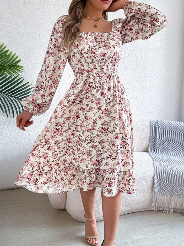 Robe Fleurie Femme Col Carré – Manches Longues & Coupe Évasée