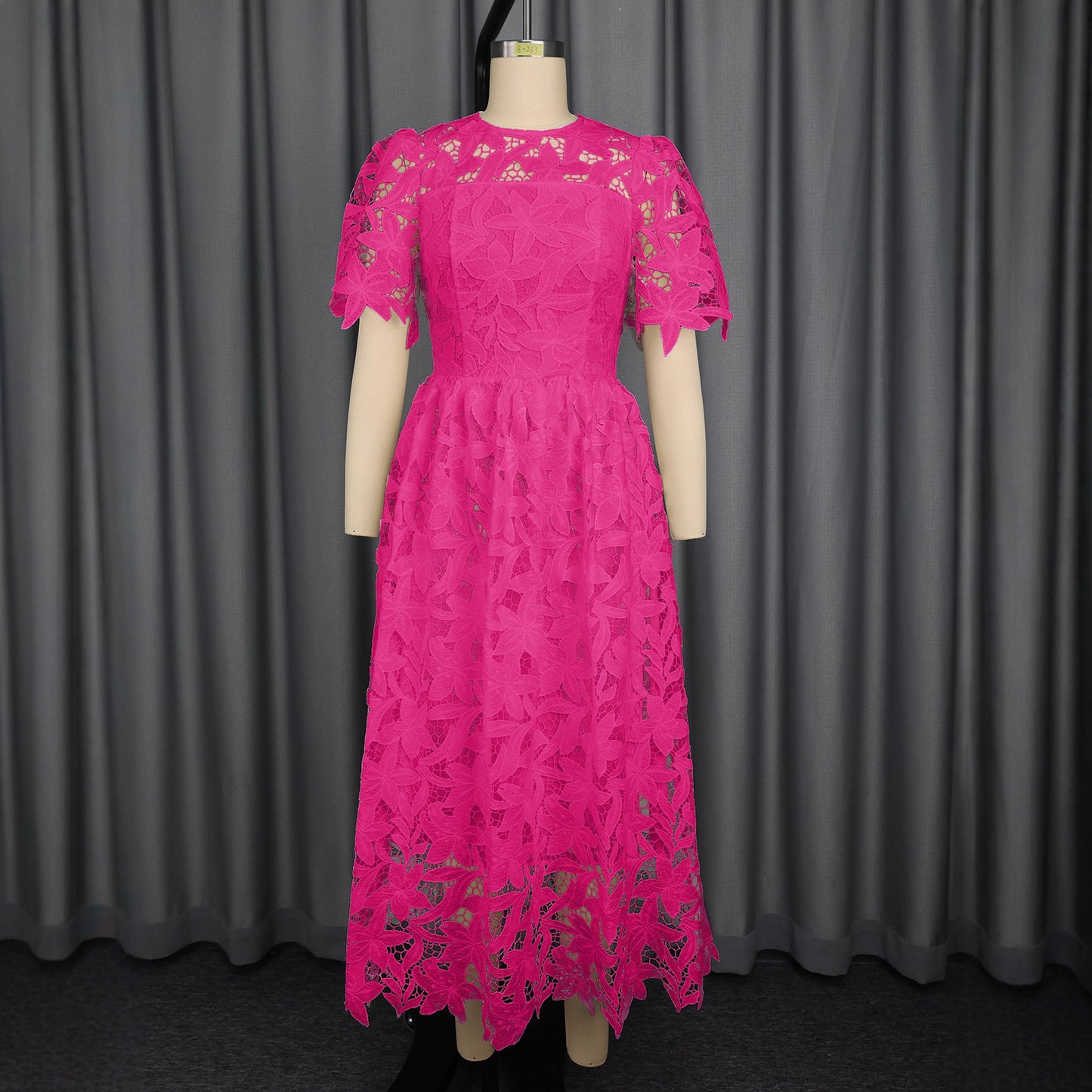 Robe Élégante Dentelle Col Rond – Style Chic & Féminin