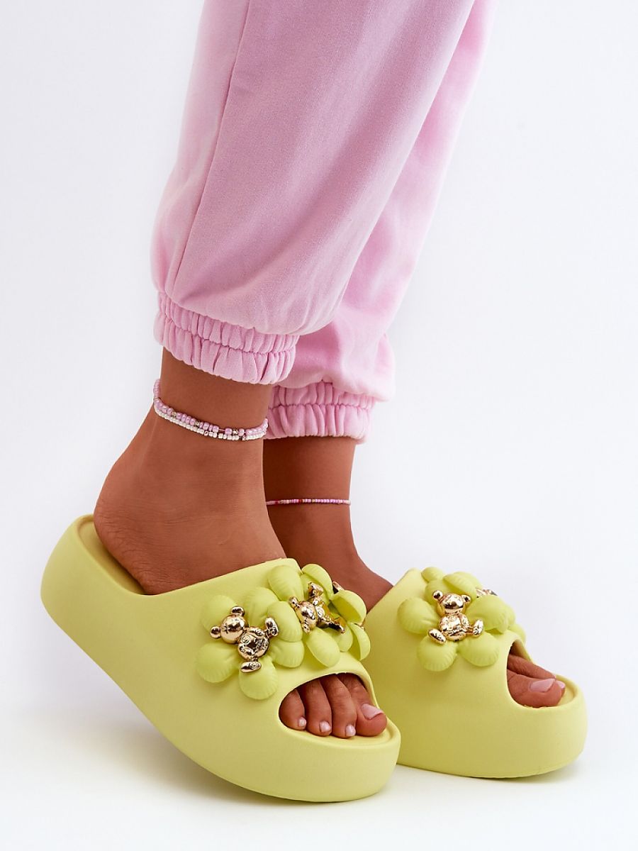 Claquettes jaunes à perles dorées 🌸