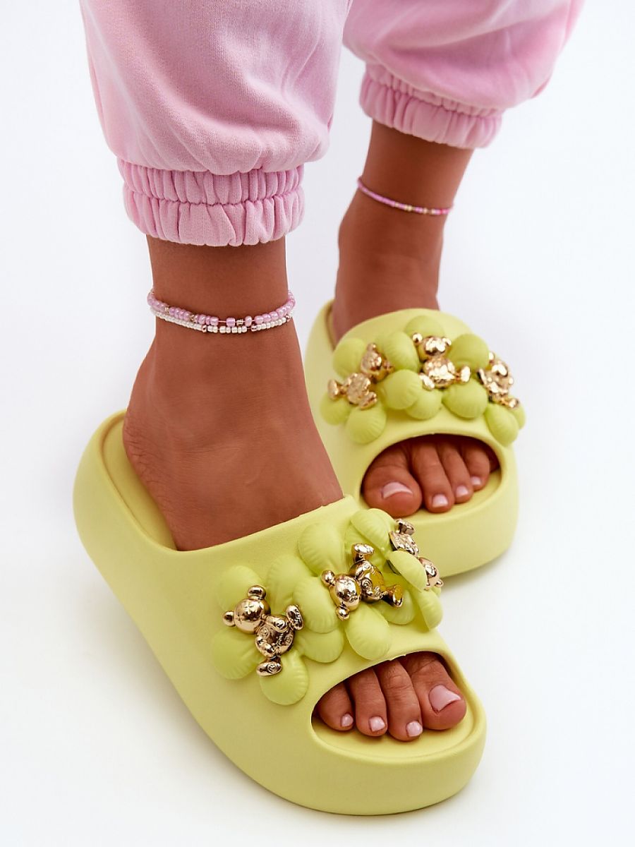 Claquettes jaunes à perles dorées 🌸