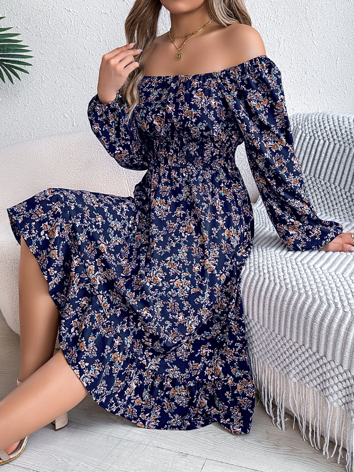 Robe Fleurie Femme Col Carré – Manches Longues & Coupe Évasée