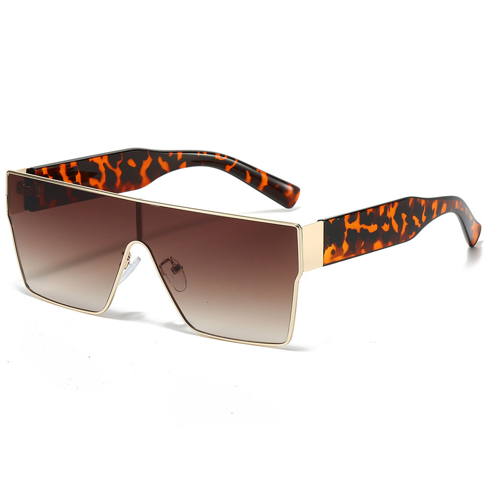 Lunettes de soleil carrées tendance