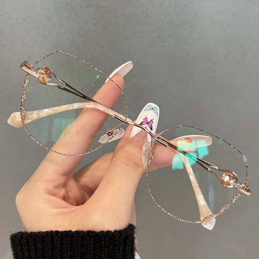 Lunettes de soleil fines design original