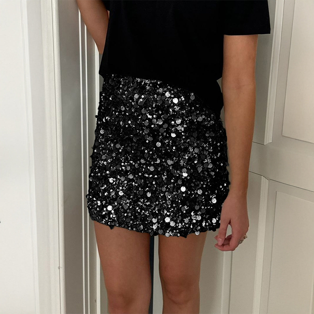 Jupe Mini Bodycon à Paillettes – Élégante & Chic
