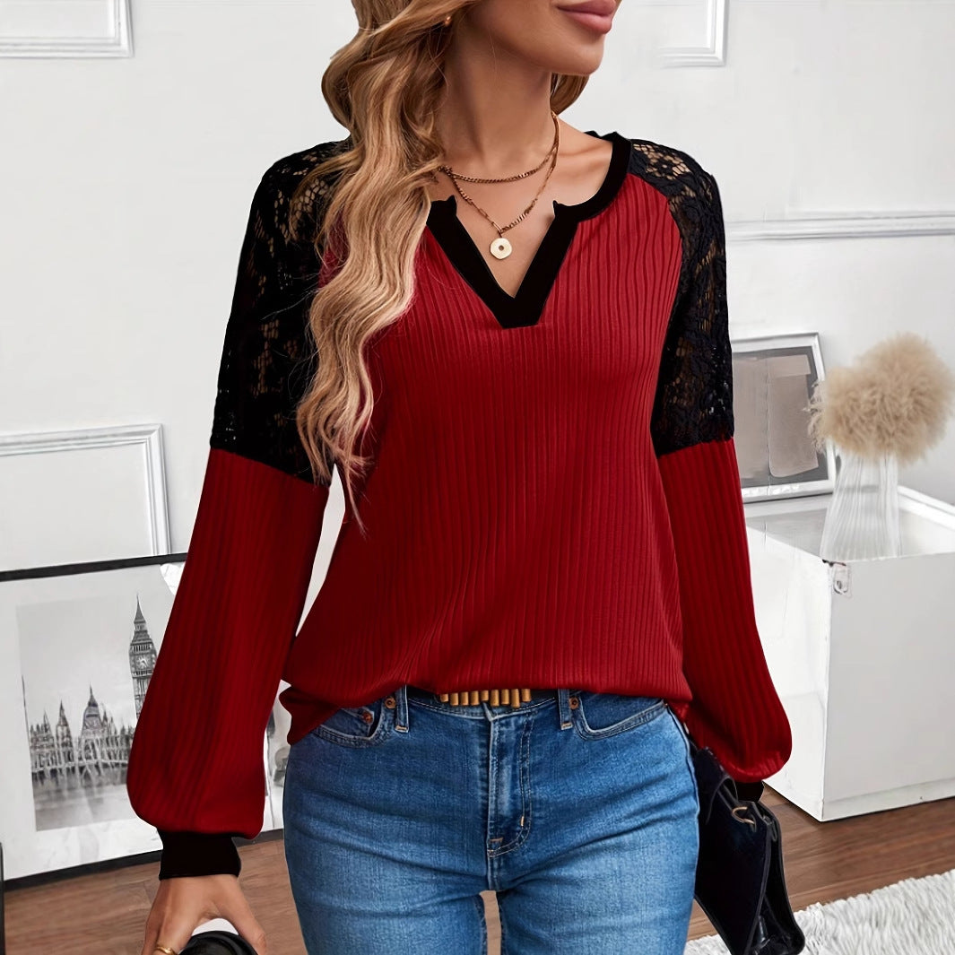 Sweat Femme Rétro Col V – Détails Dentelle & Coupe Ample