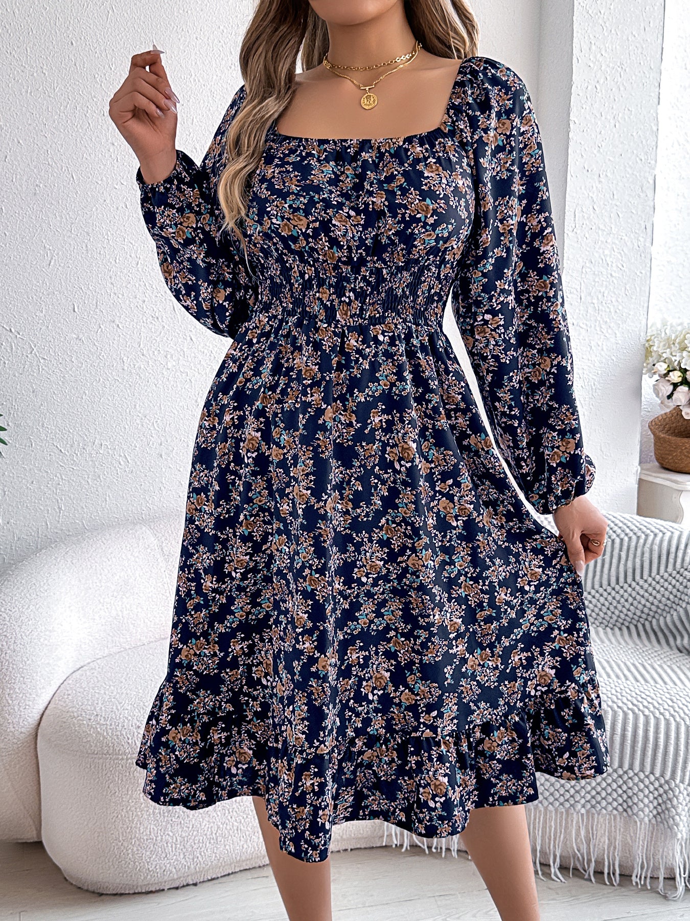 Robe Fleurie Femme Col Carré – Manches Longues & Coupe Évasée