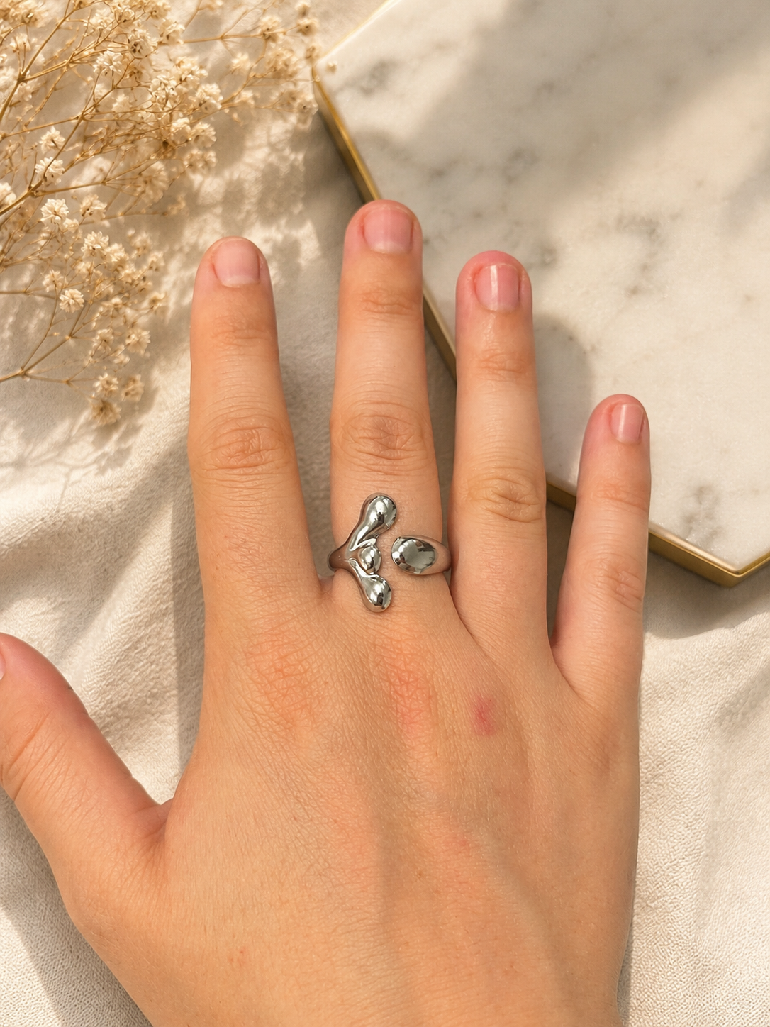 Bague Ajustable Argentée Effet Gouttes – Design Moderne