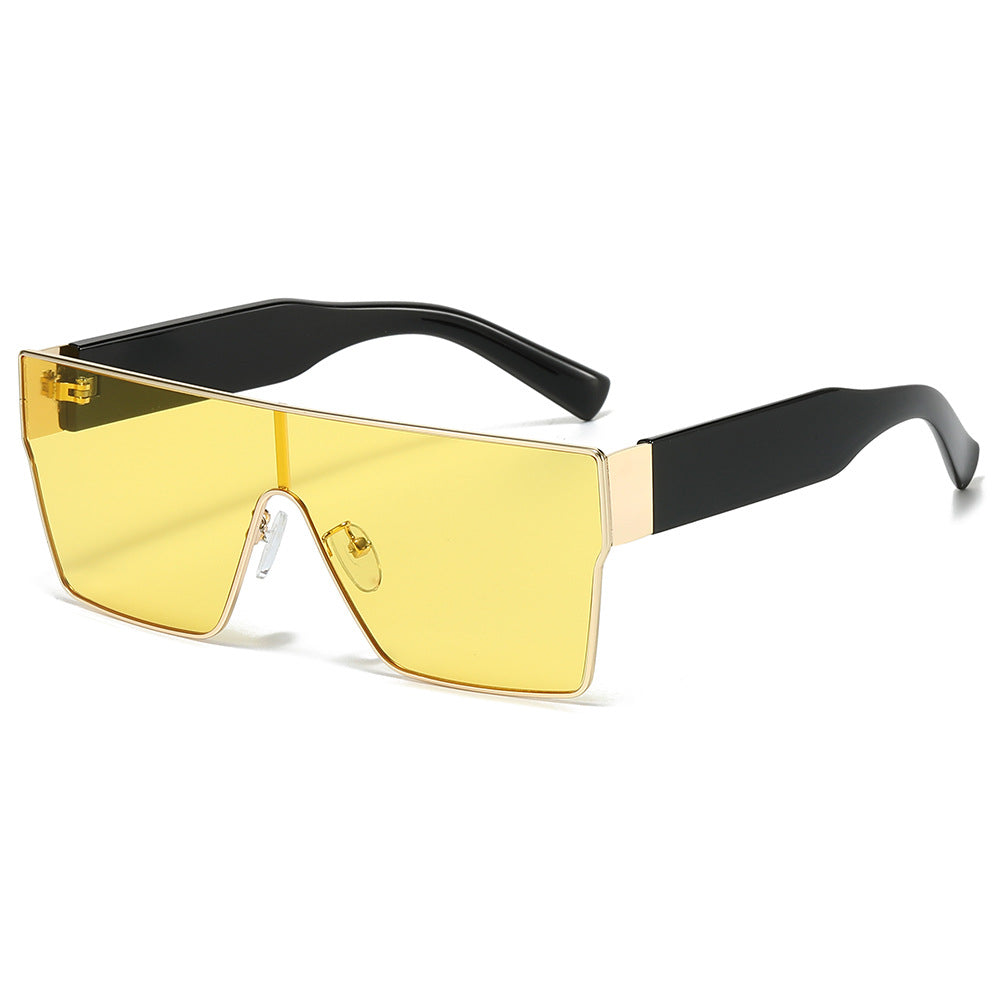 Lunettes de soleil carrées tendance