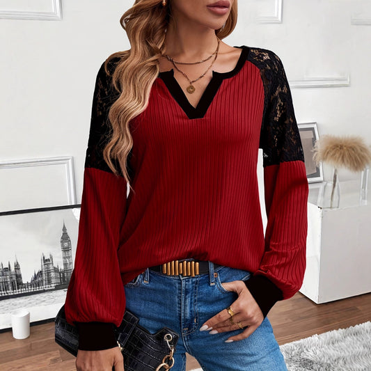 Sweat Femme Rétro Col V – Détails Dentelle & Coupe Ample