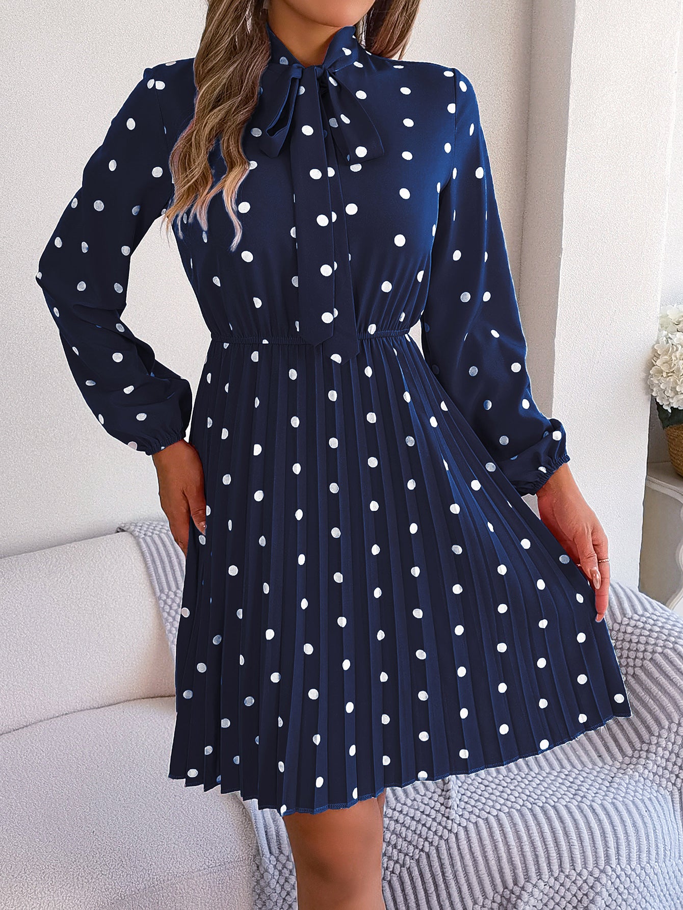 Robe Longue Femme à Pois – Taille Nouée & Manches Longues Plissées