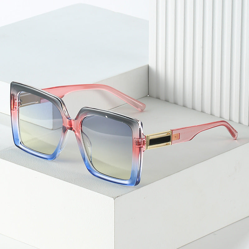 Lunettes de soleil carrées femme – Monture épaisse et style moderne