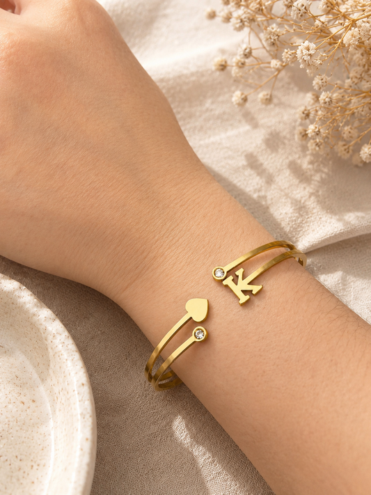 Bracelet jonc personnalisé lettre K cœur doré en acier inoxydable – Femme