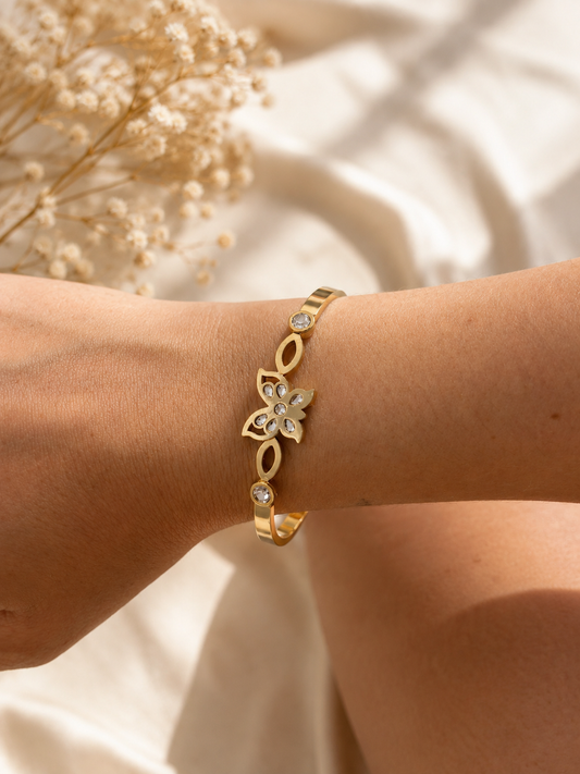 Bracelet Jonc Papillon Doré – Acier Inoxydable & Cristaux Scintillants