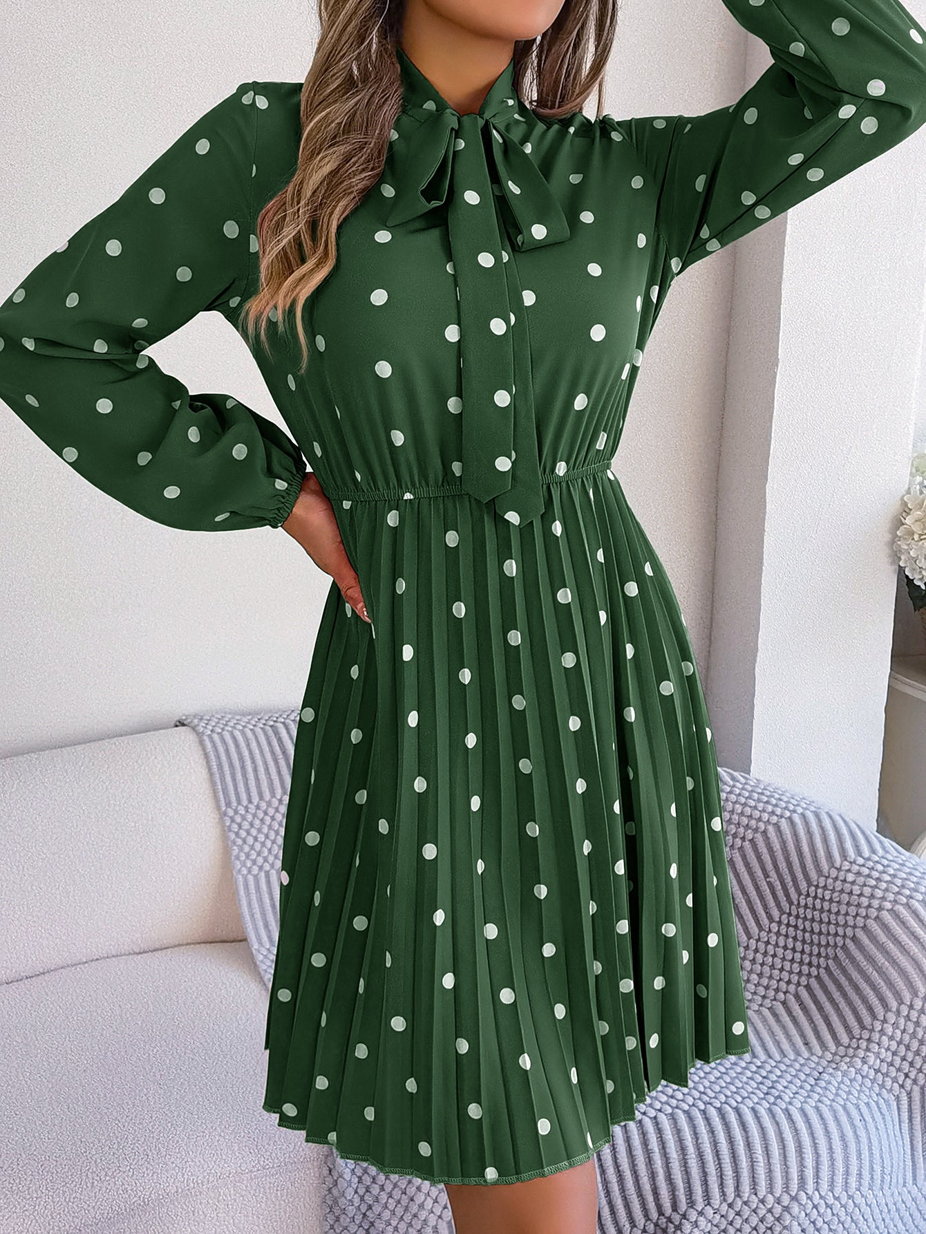 Robe Longue Femme à Pois – Taille Nouée & Manches Longues Plissées