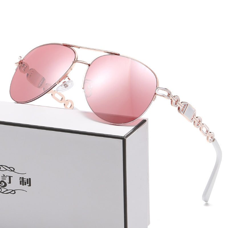 Lunettes de soleil carrées tendance femme