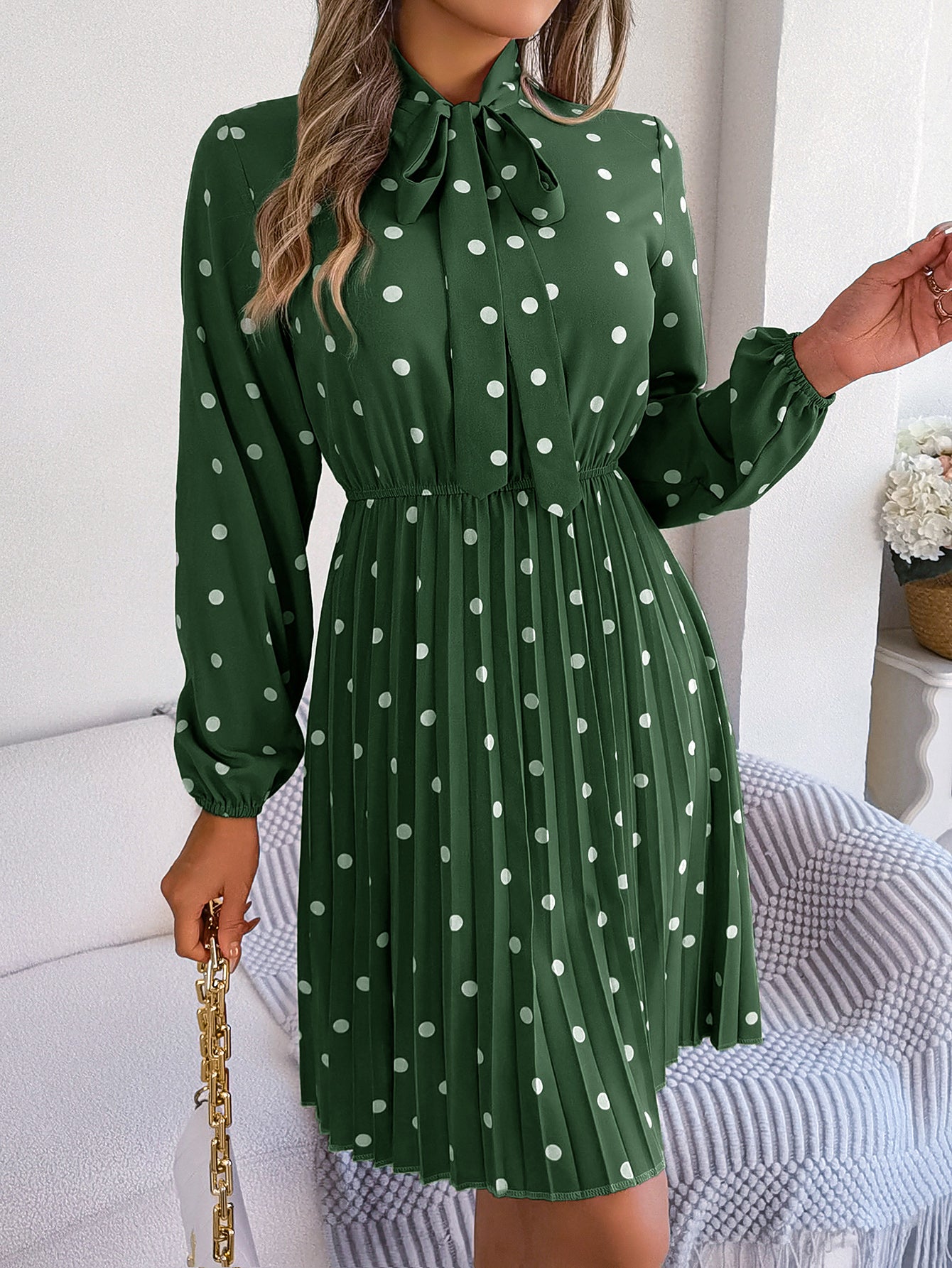 Robe Longue Femme à Pois – Taille Nouée & Manches Longues Plissées
