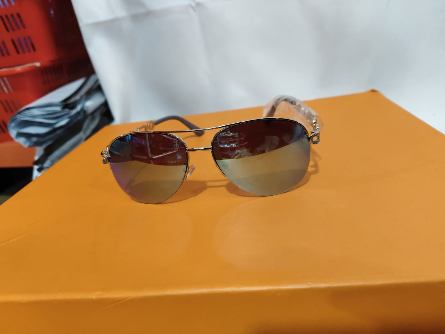 Lunettes de soleil carrées tendance femme
